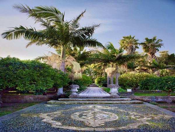 Magnificent Historical Sicilian Villa Main House & 2 Annexes