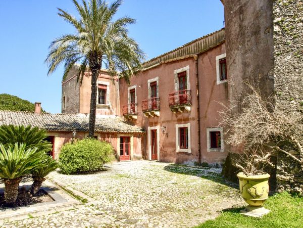 Magnificent Historical Sicilian Villa Main House & 2 Annexes