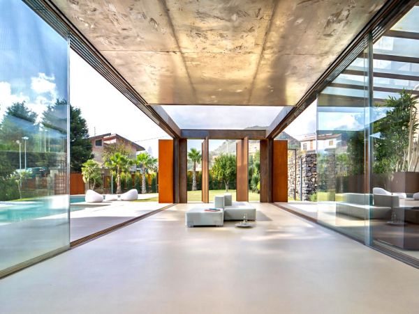Sicily Four Bedroom Luxury Vacation Villa in the Wine Region