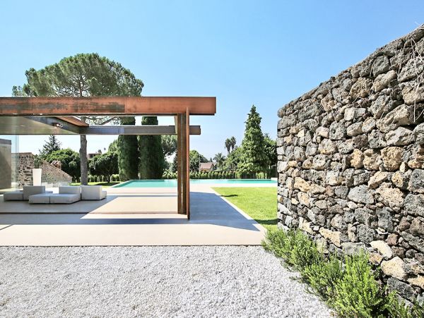 Sicily Four Bedroom Luxury Vacation Villa in the Wine Region