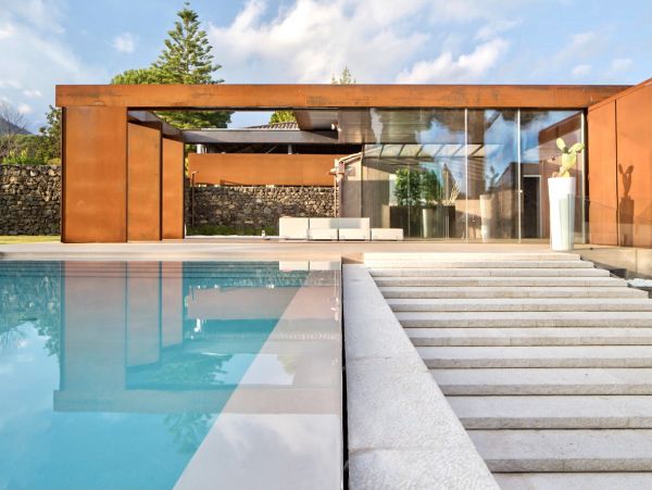 Sicily Four Bedroom Luxury Vacation Villa in the Wine Region