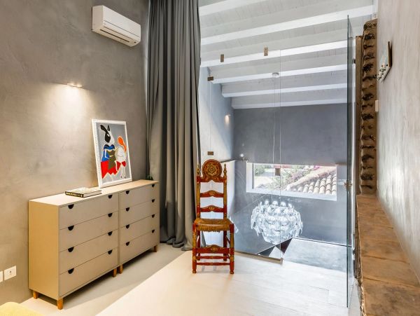 Sicily Four Bedroom Luxury Vacation Villa in the Wine Region