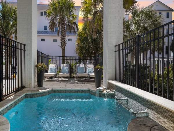 Beautiful 5 Bedroom Vacation Rental Steps from the Beach