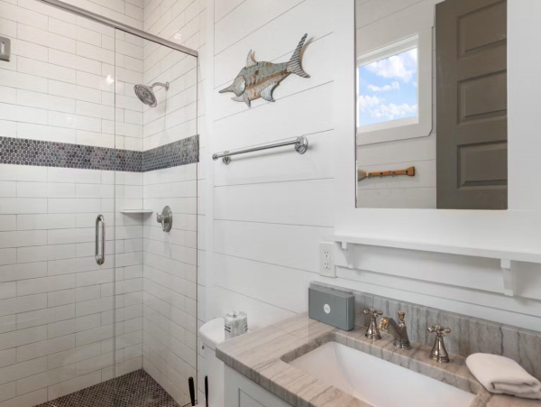 Beautiful 5 Bedroom Vacation Rental Steps from the Beach