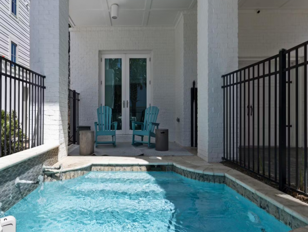 Beautiful 5 Bedroom Vacation Rental Steps from the Beach