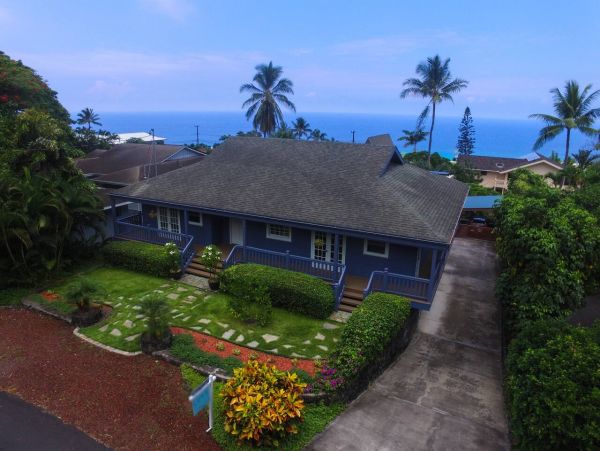 Oceanview Five Bedroom vacation Home in Kailua-Kona