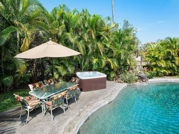 Oceanview Five Bedroom vacation Home in Kailua-Kona