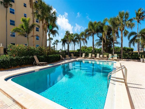 Longboat Key Beachfront Condo with 2 Bedroom