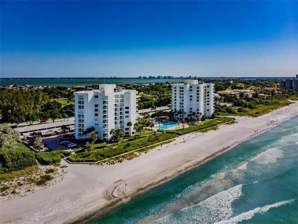 Beachfront Two Bedroom Vacation Rental Condo in Longboat Key