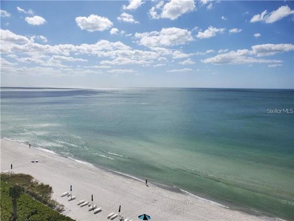 Beachfront Two Bedroom Vacation Rental Condo in Longboat Key