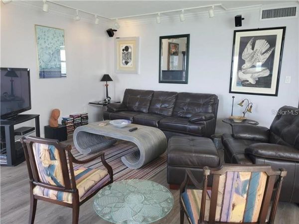 Beachfront Two Bedroom Vacation Rental Condo in Longboat Key