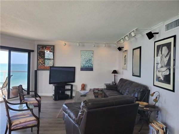 Beachfront Two Bedroom Vacation Rental Condo in Longboat Key