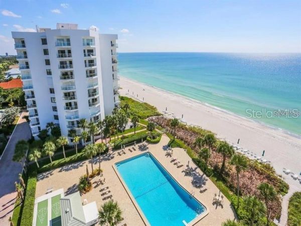 Beachfront Two Bedroom Vacation Rental Condo in Longboat Key