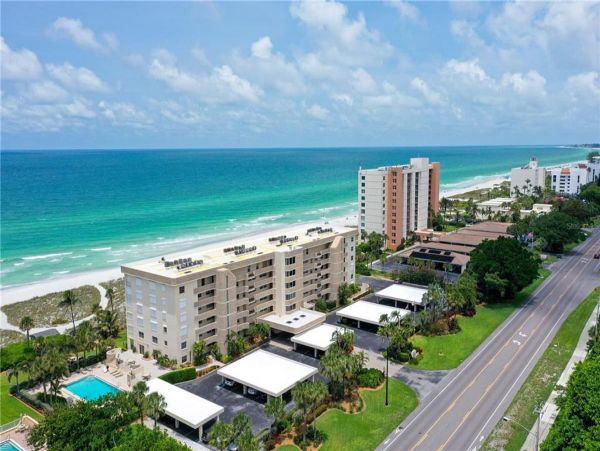 Longboat Key Beach Rentals Gulf Front 3-Bedroom with Panoramic Views