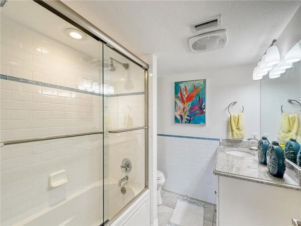 Longboat Key Beach Rentals Gulf Front 3-Bedroom with Panoramic Views