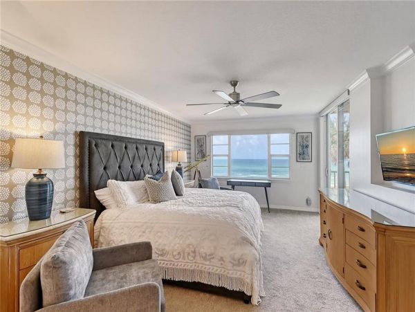 Longboat Key Beach Rentals Gulf Front 3-Bedroom with Panoramic Views