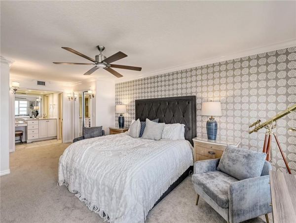 Longboat Key Beach Rentals Gulf Front 3-Bedroom with Panoramic Views