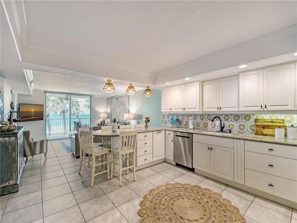 Longboat Key Beach Rentals Gulf Front 3-Bedroom with Panoramic Views