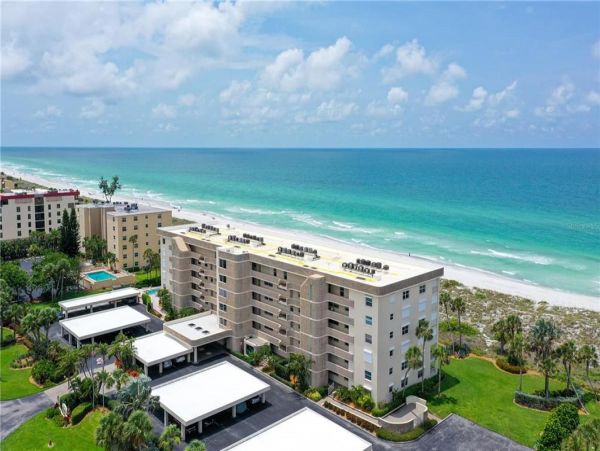Longboat Key Beach Rentals Gulf Front 3-Bedroom with Panoramic Views