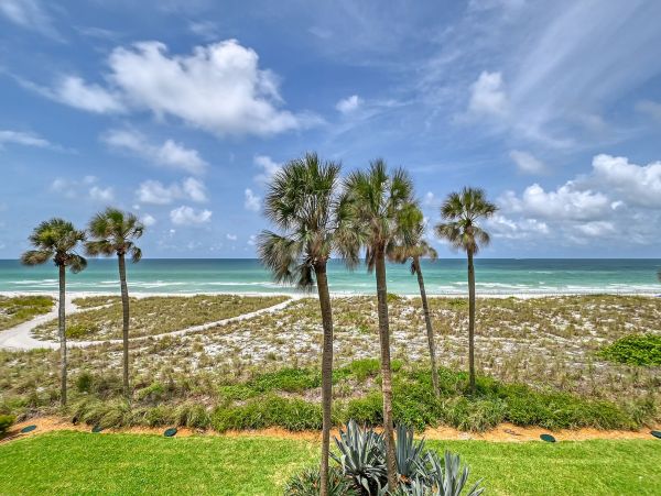 Longboat Key Beach Rentals Gulf Front 3-Bedroom with Panoramic Views