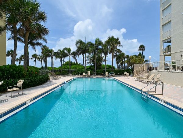 Longboat Key Beach Rentals Gulf Front 3-Bedroom with Panoramic Views
