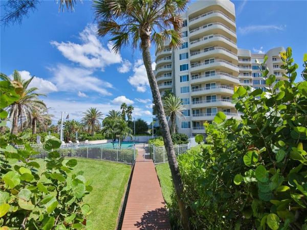 Fabulous Bayview Condo with 2 Bedroom in Longboat Key