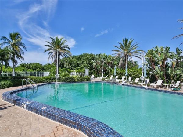 Fabulous Bayview Condo with 2 Bedroom in Longboat Key