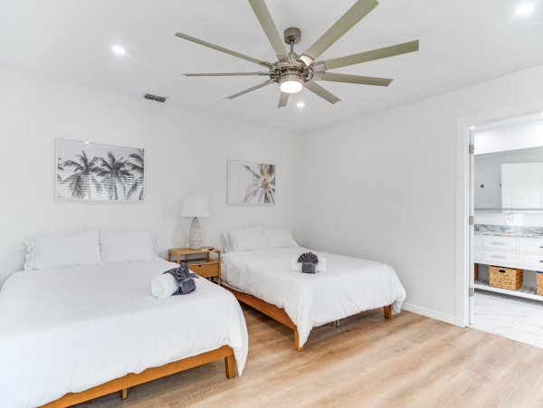 St. Petersburg Four Bedroom Getaway with Private Yard & Hot Tub