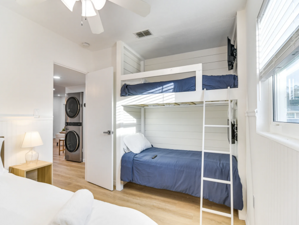 St. Petersburg Four Bedroom Getaway with Private Yard & Hot Tub