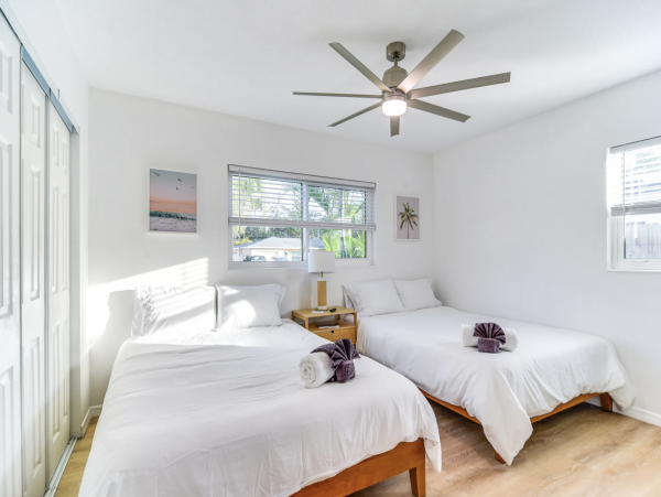 St. Petersburg Four Bedroom Getaway with Private Yard & Hot Tub