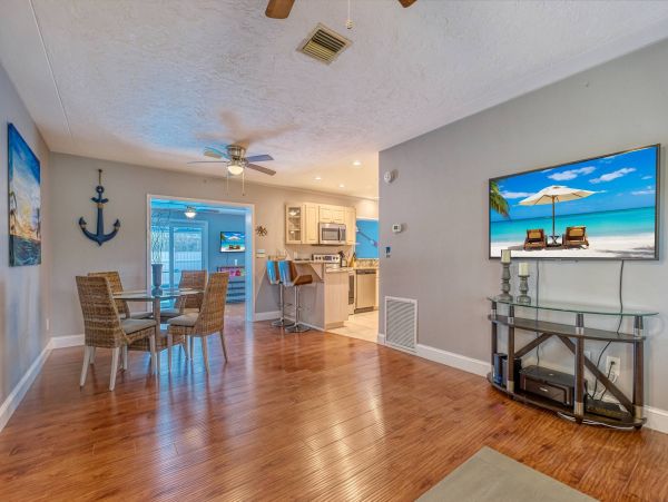 Lovely Largo Vacation Rental with 3 Bedrooms & Pool
