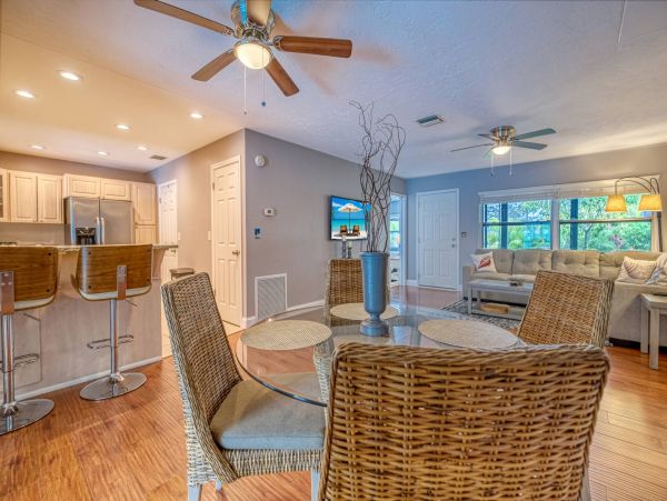 Lovely Largo Vacation Rental with 3 Bedrooms & Pool
