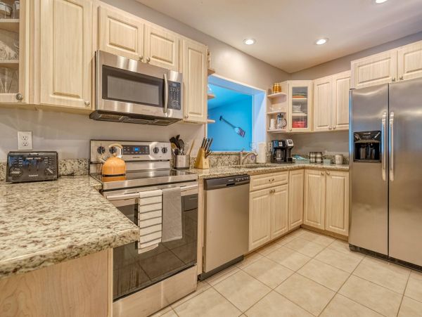 Lovely Largo Vacation Rental with 3 Bedrooms & Pool