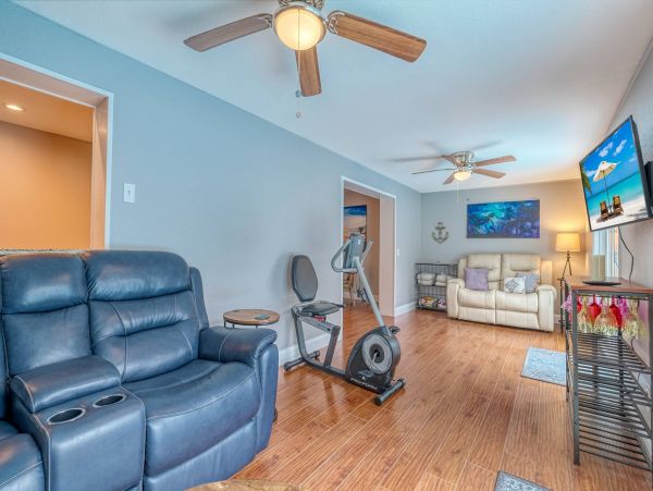 Lovely Largo Vacation Rental with 3 Bedrooms & Pool