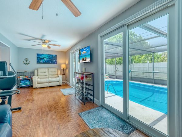 Lovely Largo Vacation Rental with 3 Bedrooms & Pool