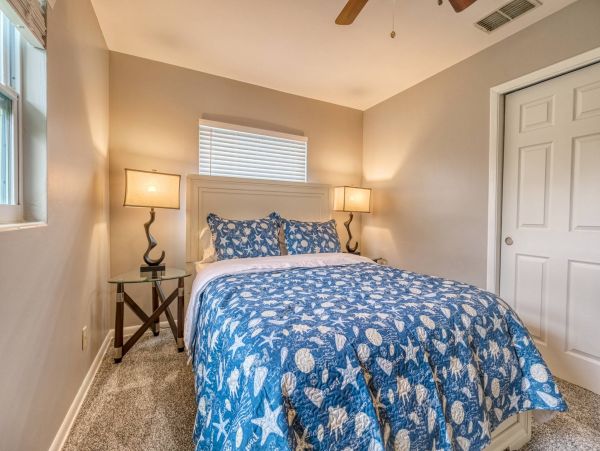 Lovely Largo Vacation Rental with 3 Bedrooms & Pool