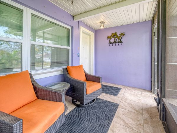 Lovely Largo Vacation Rental with 3 Bedrooms & Pool