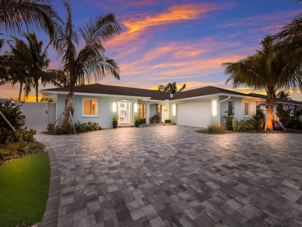Bradenton Vacation Pool Home Three Bedroom