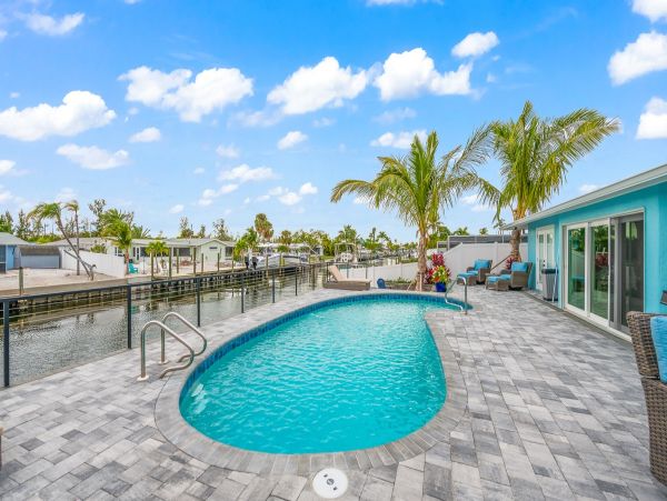 Bradenton Vacation Pool Home Three Bedroom
