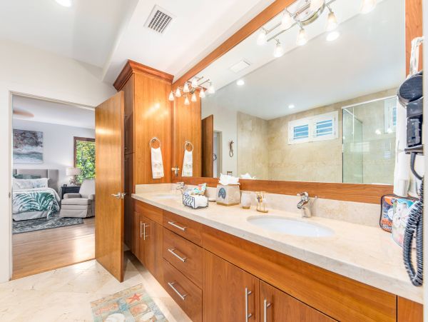 Eight Bedroom Beachfront Vacation Home in Jensen Beach