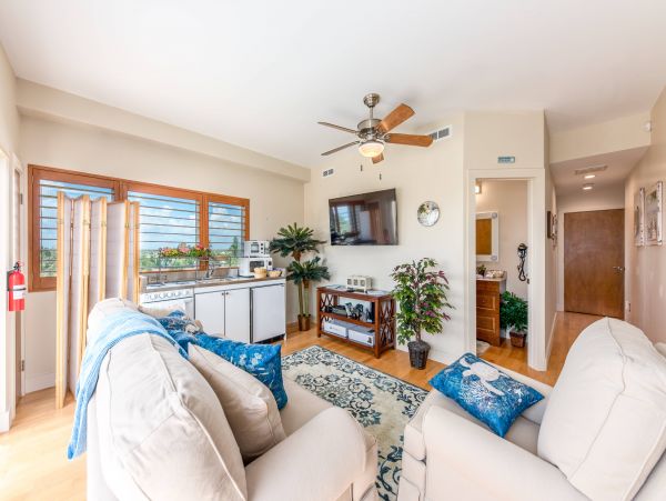 Eight Bedroom Beachfront Vacation Home in Jensen Beach