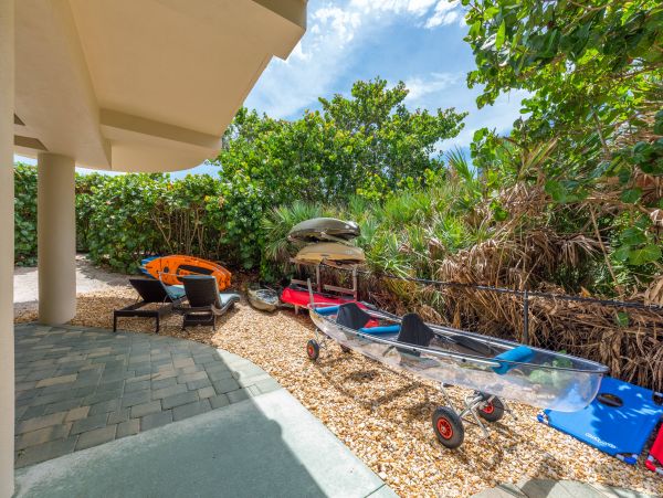 Eight Bedroom Beachfront Vacation Home in Jensen Beach