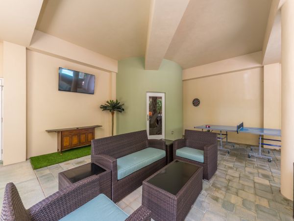 Eight Bedroom Beachfront Vacation Home in Jensen Beach