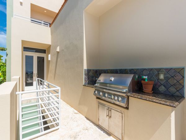 Eight Bedroom Beachfront Vacation Home in Jensen Beach