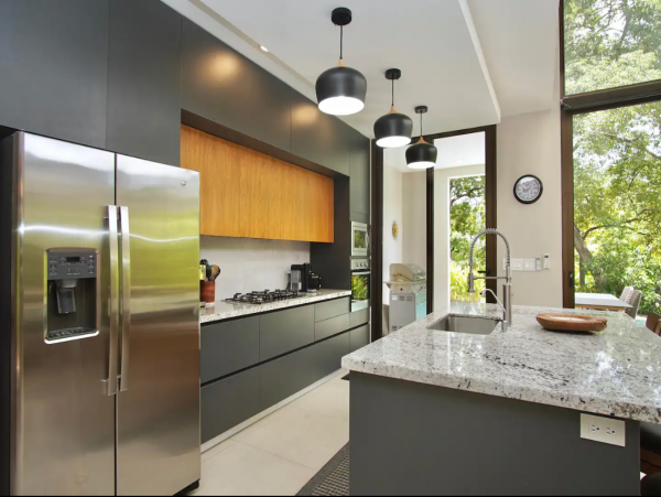 Coco Vacation Home with 4 Bedrooms and Pool