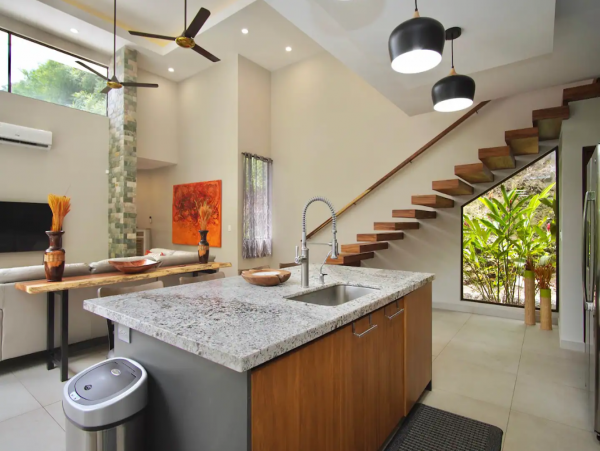 Coco Vacation Home with 4 Bedrooms and Pool