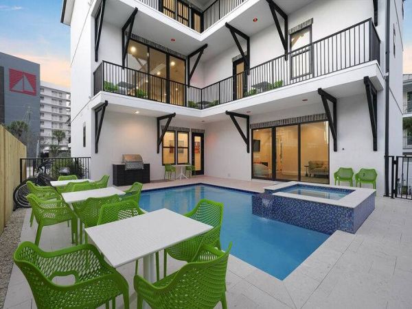 Perfect Coastal Getaway with 9 Bedrooms & Short Walk to Beach
