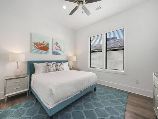 Perfect Coastal Getaway with 9 Bedrooms & Short Walk to Beach