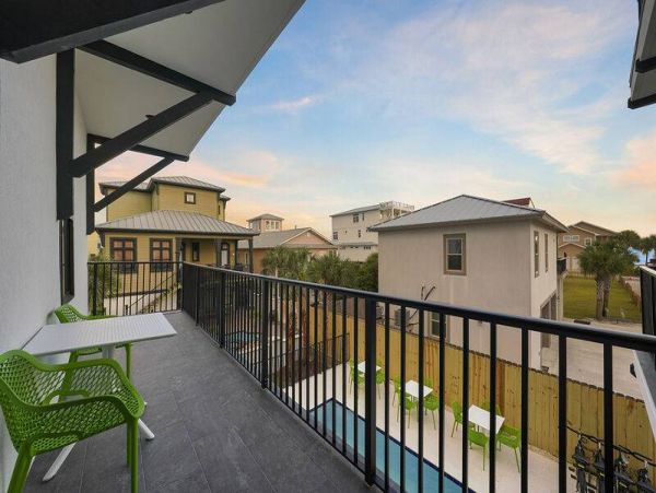 Perfect Coastal Getaway with 9 Bedrooms & Short Walk to Beach