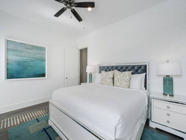Perfect Coastal Getaway with 9 Bedrooms & Short Walk to Beach